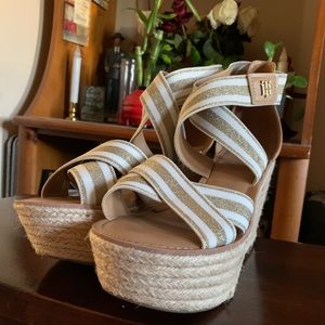 NWOT Tommy Hilfiger Sandals